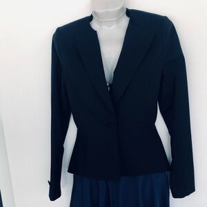 New .Classic Structured Black Single-Button Tailored Blazer. Size 0